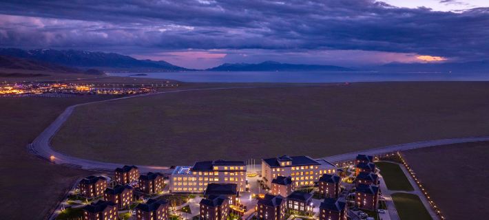 Selim Lake Spruce Resort Hotel di Bole