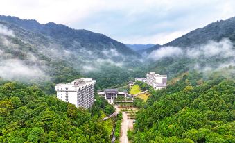 Xinfeng Utop Spring Primeval Forest Resorts