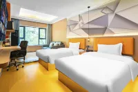 Dazhou Yilan E-Sports Hotel (Yangguang Shua Du Food Street)