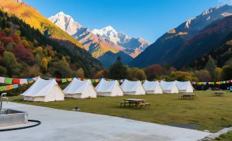 Yalong Boutique Hotel,Siguniang Mountain