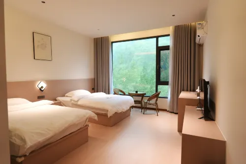 Luoping Shanshuijian Inn