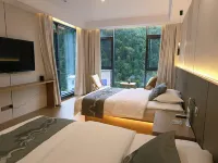 Tuyou Mountain Lodge (Siguniang Mountain) Hotels in Xiaojin