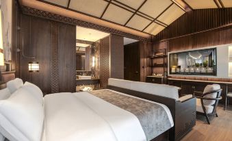 Qiling Hotel (Wujiaba Subway Station Wujiaba Central Park)