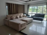 Hillside 3 Bedroom Vacation Home with Pool