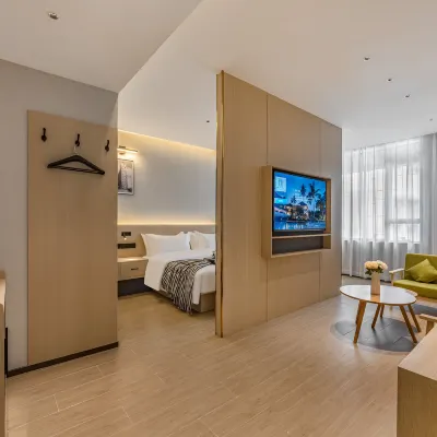 Zhijing Apartment（Haizhu Square Branch） Отели рядом с достопримечательностью «Temple of the Five Immortals (Wuxian Guan)»