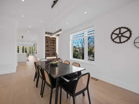 Luxury Home with Sauna, Patio & Backyard Near Lake Отели рядом с достопримечательностью «Aurora»