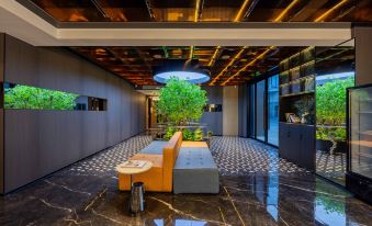 Ningbo Guanzhi M Hotel (Fubang Plaza Changjiang Road Subway Station)