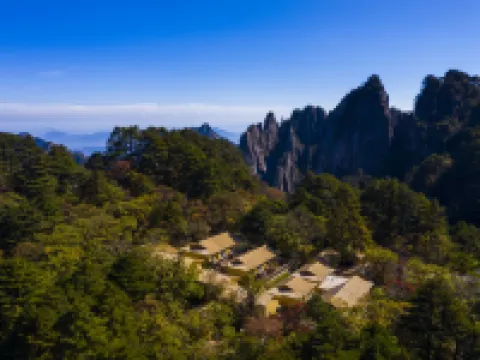 UPCLOUD SHUGUANGLI VILLA Hotels near Bright Summit
