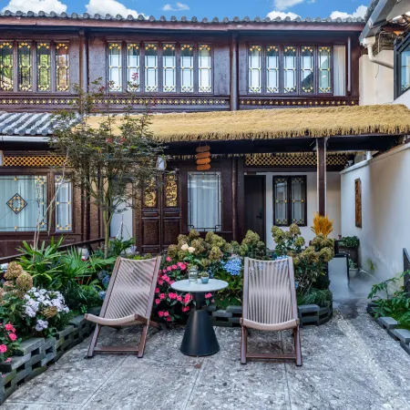 Dayan Pavilion FLOWER Garden Homestay (Lijiang Ancient City Mufu Branch)