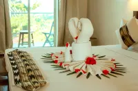 La Perla Beach Resort - Kolam Renang