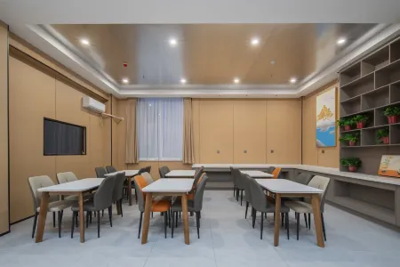 Cloud Choice Hotel (Shangqiu Ancient City Wanda Branch) Отели рядом с достопримечательностью «Shangqiu Polytechnic (Shenhuo Avenue)»