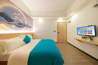 Huahuitong Hotel (Wujiang Shaoguan Station)