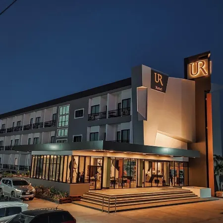 UR HOTEL Отели рядом с достопримечательностью «Храм Ват Лоунг»