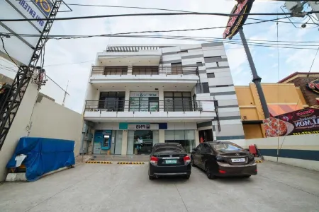 RedDoorz near Angeles University Foundation