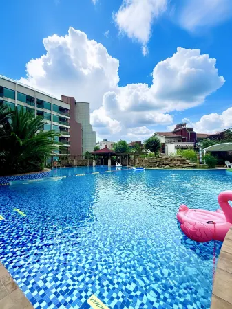 Hotspring Peninsula Resort Hotel Отели рядом с достопримечательностью «Gymnasium (Hubin Road)»