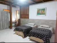 Aquarius Orange Hotel & Villa Cisarua住宿飯店