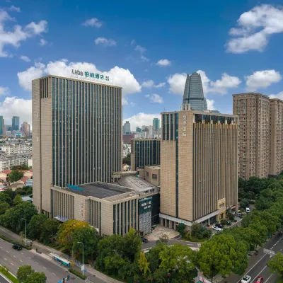 Baina Hotel (Ningbo Laowaitan Shuguang Metro Station Branch) Hotels near The Old Bund