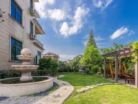 維漫精品民宿（夢想城店） 碧岩風景區附近的飯店