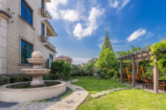 Weiman Boutique Homestay (Dream City) Hotels near Longemont Animal World