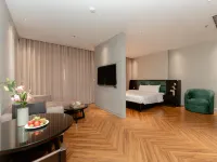 TQ Luxury Hotel & Apartment Hotels near Cat Bi Airport