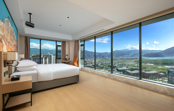Vienna International Hotel (Xichang Qionghai Wetland Wanda Plaza Store)