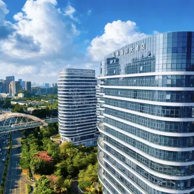 弘帆國際大酒店（深圳虹橋公園光明城地鐵站店） 鄰近科技园的酒店