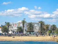 St Kilda Style - Stunning 3 Bedroom House - Beach
