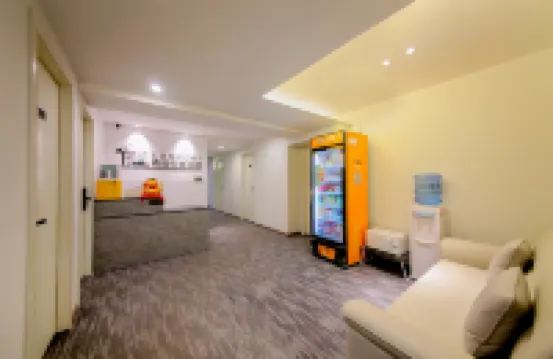 成都青逸電競民宿（春熙路太古裡店）