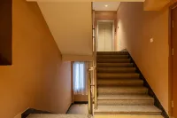 Ludong Collection Hotel (Yantai Railway Station Ludong University)