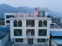 Chunlin Yaju Homestay (Henan Baoquan Tourism Resort Area) - Romantic