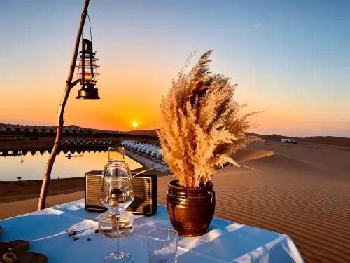 Stay overnight at the Desert Lakeside Camping Hotel - ห้องครัว