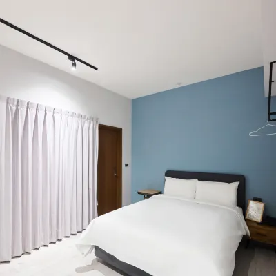 East Gate Hotel Hotel dekat Stasiun Taichung