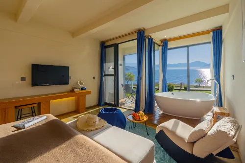 Yan sit lake view luxury B&B (Lugu Lake pig trough boat tour lake big falling water village store) - 3 Yıldız