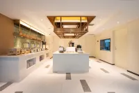 Magnotel Hotel (Hunchun International Passenger Station West Station)