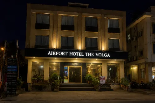 Airport Hotel The Volga