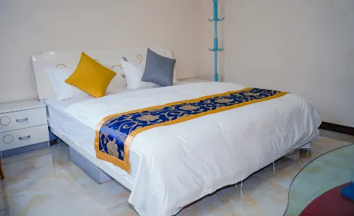 Luding Tianlai Inn - Inns