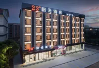 23° Sunshine Hotel (Nanning Wuming Lijian Damao Mountain Park)