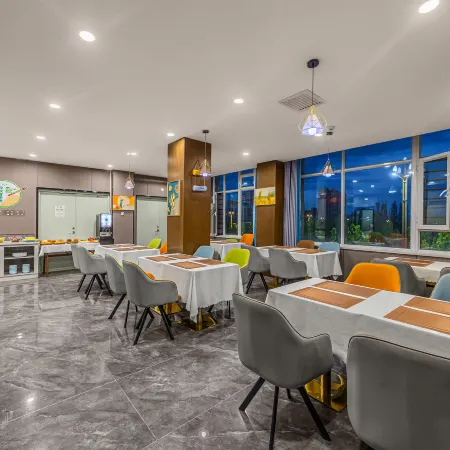 Kuqa Lanhai Smart Hotel (Municipal Government Branch)
