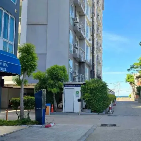 Sunday Beachfront View Jomtien Pattaya Отели рядом с достопримечательностью «Парк Юрского Периода»
