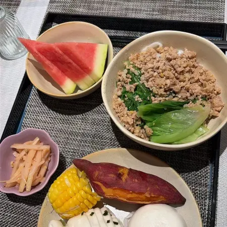 Meizhu Yuexiong Hotel (Beihai High-Speed Railway Station)