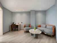 Jifen Qingchen Hotel (Yongkang Jiuling West Road Baolong Plaza) - parking