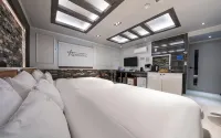 Adios Hotel - parking