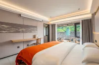 Hongcun Li · Qinghe MIRACLE · WONDERLAND Leisure Courtyard Mountain View Resort Chinese Inn