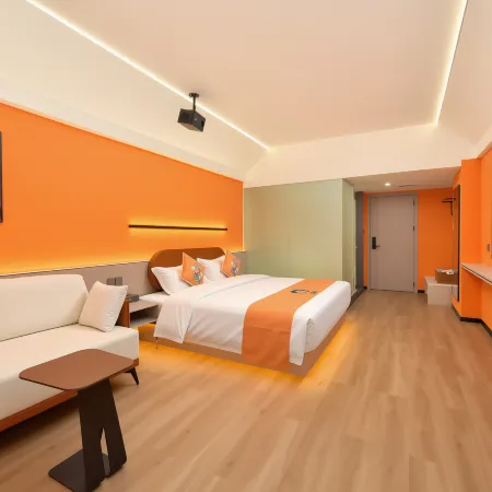 Time Travel Boutique Stay (Nanning Railway Station Mingxiu Road Subway Station)