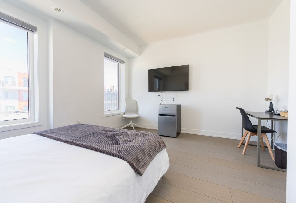 Downsview Park Luxury Townhome