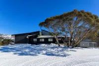 Hotham Central Ski Out Studio w/ pool, spa & sauna - Uima-altaat