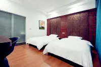 Elf Hostel · Enjoy & Play Youth Inn (Libo Ancient Town Food Street) - Bintang 2