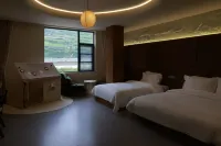 Songpan · Chuanxi Yunxu | Serene · Local · Lodge Tea & Coffee Homestay (Songpan Station) - 주차장