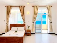Uroa Beachfront 2BR • Balcony • Free Wi-Fi - Wifi