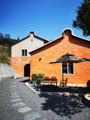 豬高興民宿 鄰近火山島無邊界泳池的酒店